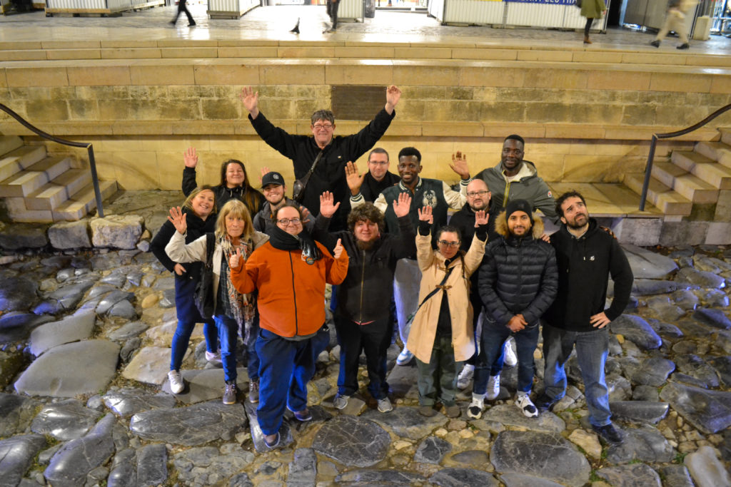 Photo de groupe avec les membres de DevPoint prise durant le séminaire à Narbonne en Novembre 2023